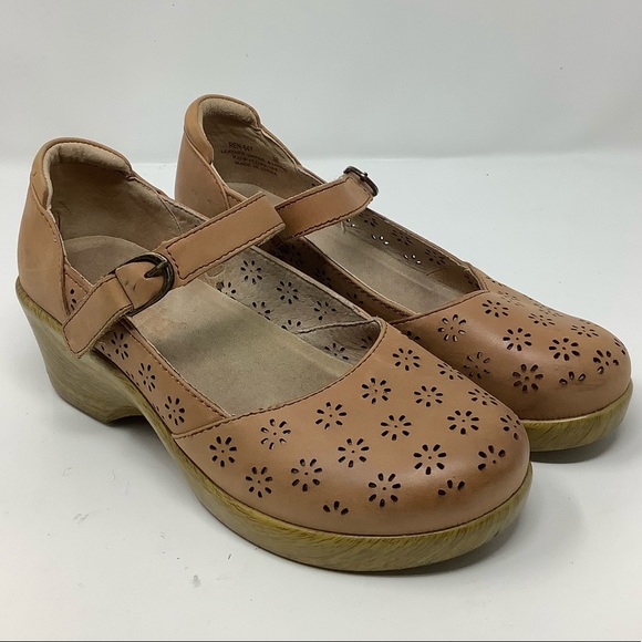 Alegria Shoes - ALEGRIA Mary Jane Floral Eyelet Leather Clogs Tan 36 Comfort Shoes